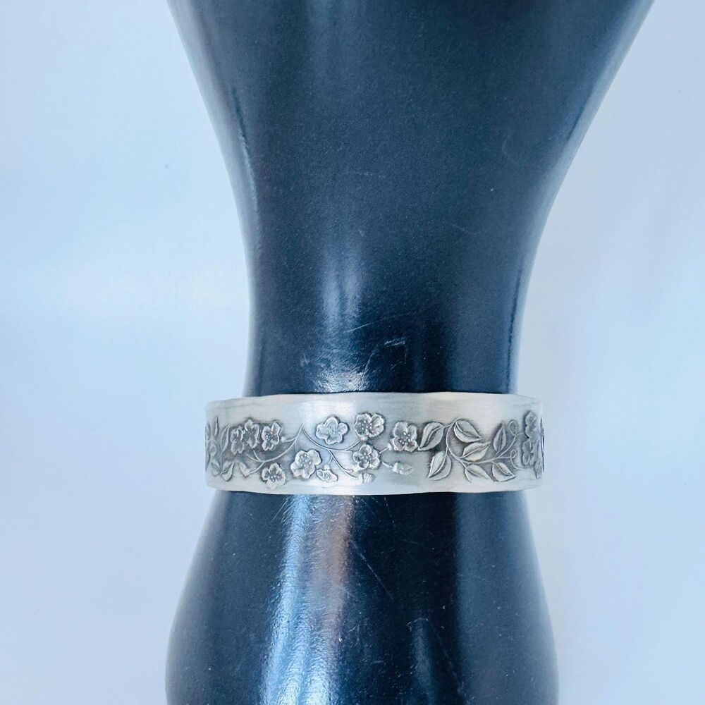 Vintage Wendell August Forge Handcrafted Floral Fine Pewter Cuff Bracelet